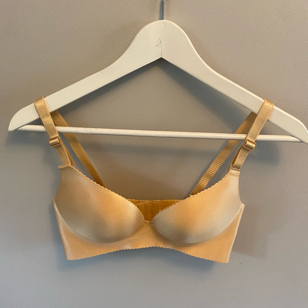 Neutral Women's Wireless Soft Push-up Seamless Bra